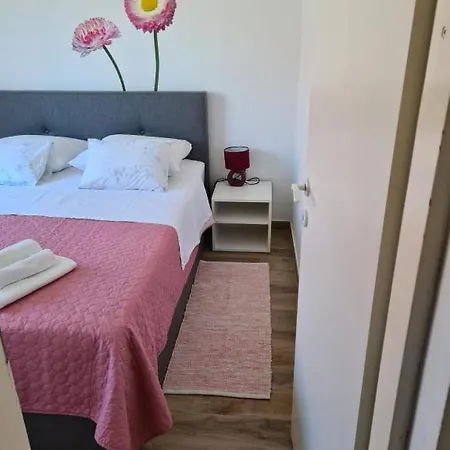 Milka Apartment *